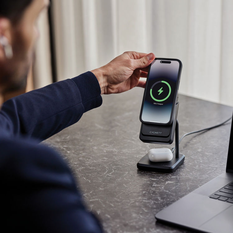صورة Cygnett MagStation 2in1 Mag powerbank & Charg dock