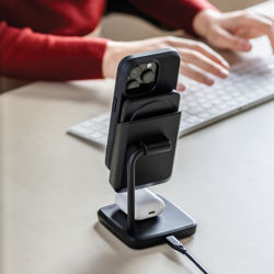 Picture of Cygnett MagStation 2in1 Mag powerbank & Charg dock