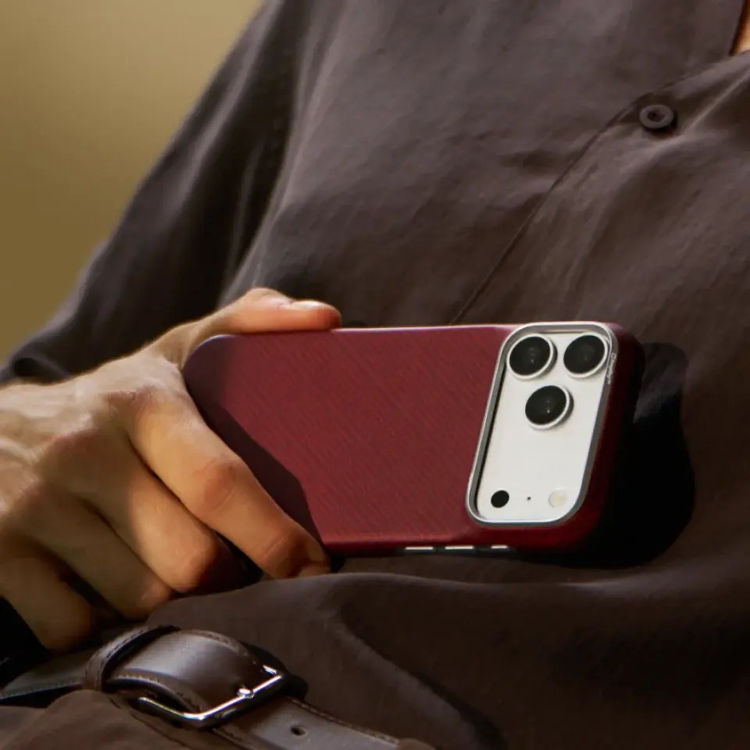 Picture of Pitaka Burgundy (Argyle)-03 
Edge Case For iPhone 18 Pro
