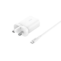 Picture of Belkin BoostCharge Qi2 3-in-1 Magnetic 15 W Wireless Charger - White
