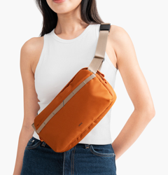 Picture of UNIQ DENVER CANVAS CROSSBODY BAG (5L) - MIDNIGHT BLACK (MIDNIGHT BLACK)